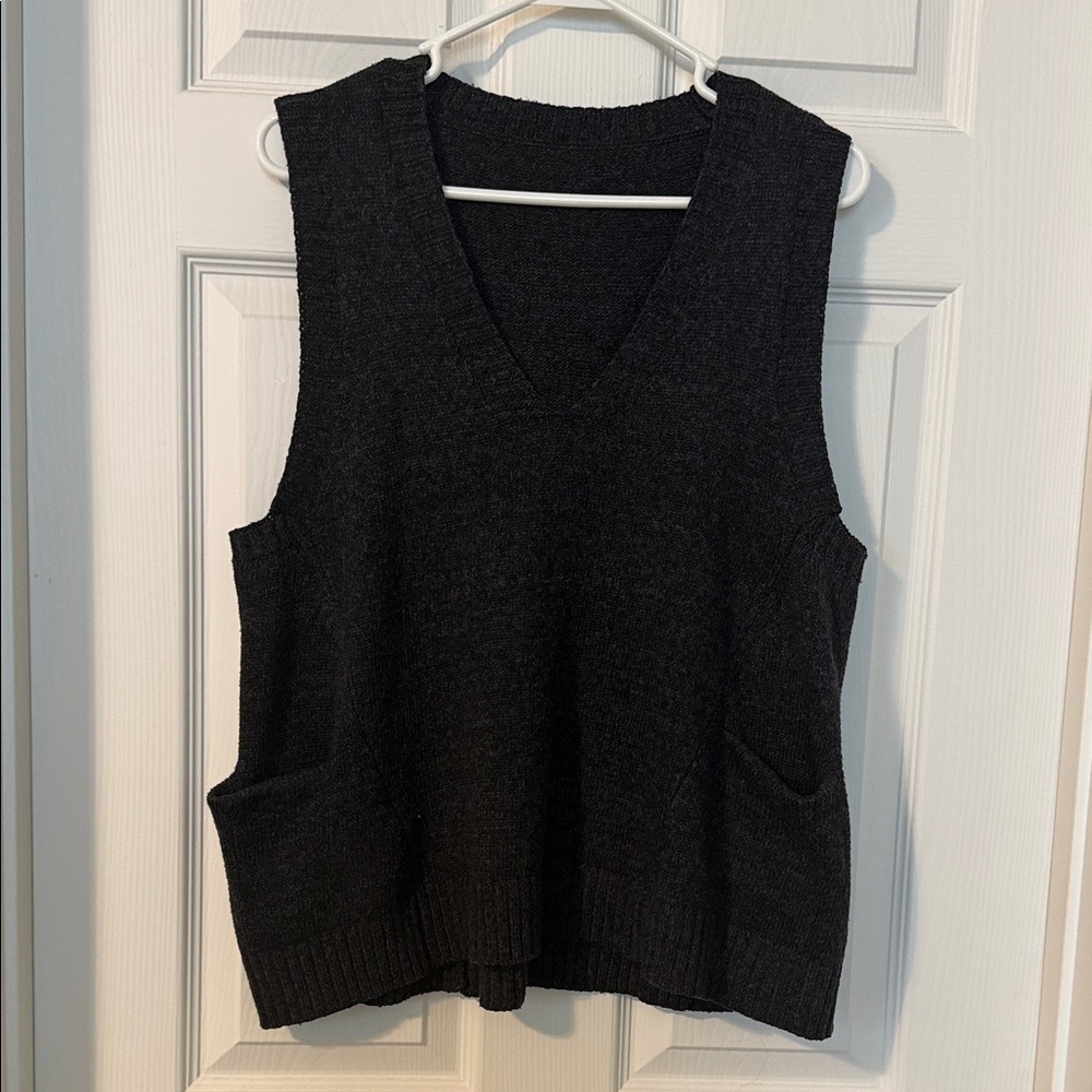 SHEIN Black V-Neck Sweater Vest
